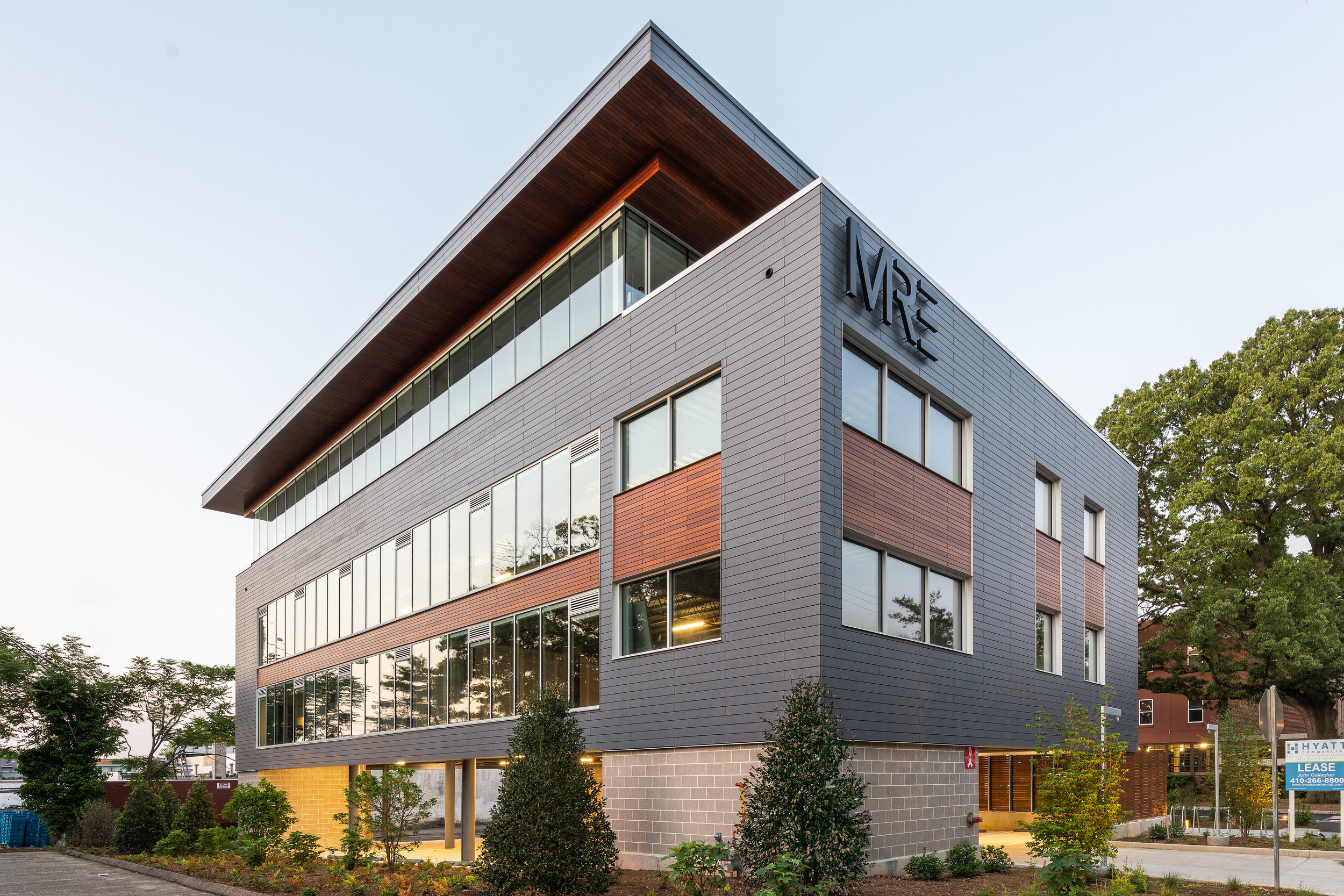 modern_building-Dg0mlJ4h